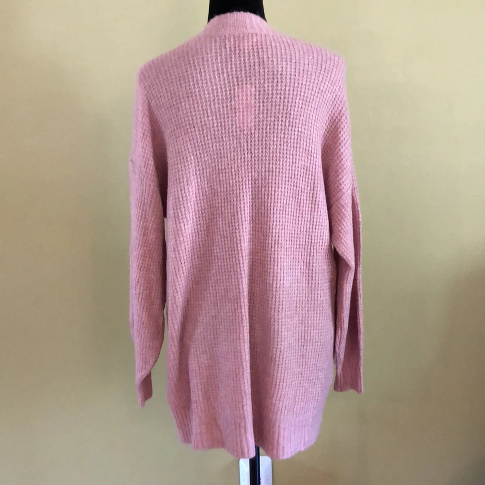 🔥NWT🔥 American Eagle Outfitters Women’s Oversized V-Neck Sweater - Picture 3 of 8
